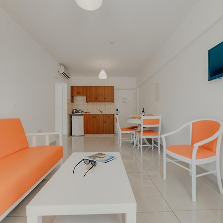Christos Napa Apartments ไอยานาปา ภายนอก รูปภาพ