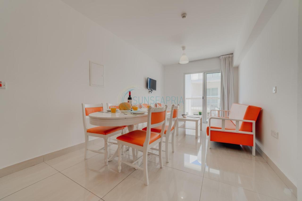 Christos Napa Apartments ไอยานาปา ภายนอก รูปภาพ