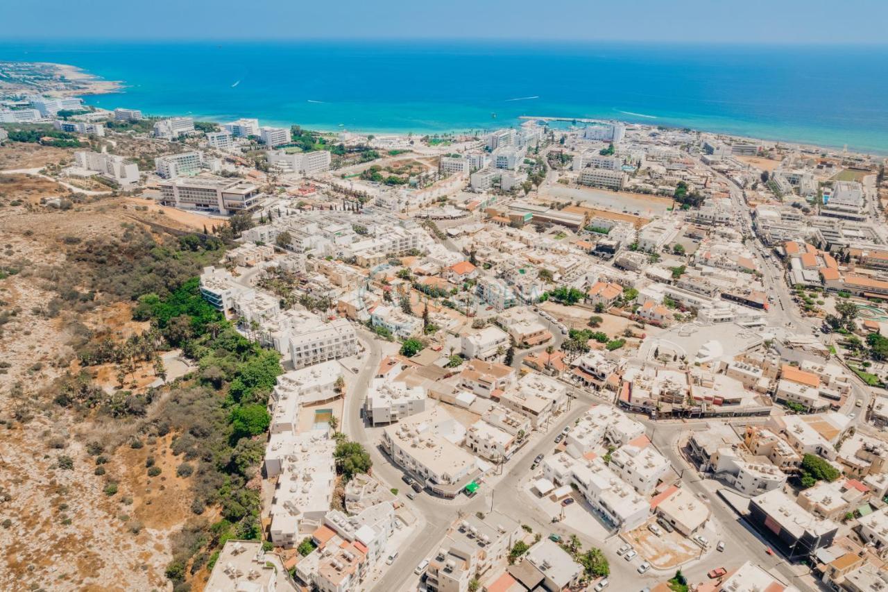 Christos Napa Apartments ไอยานาปา ภายนอก รูปภาพ